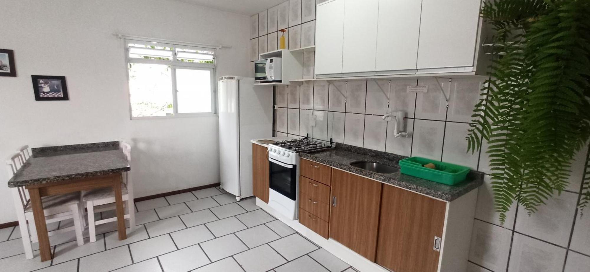 Residencial Lilly - Aptos De 1 E 2 Dorm.