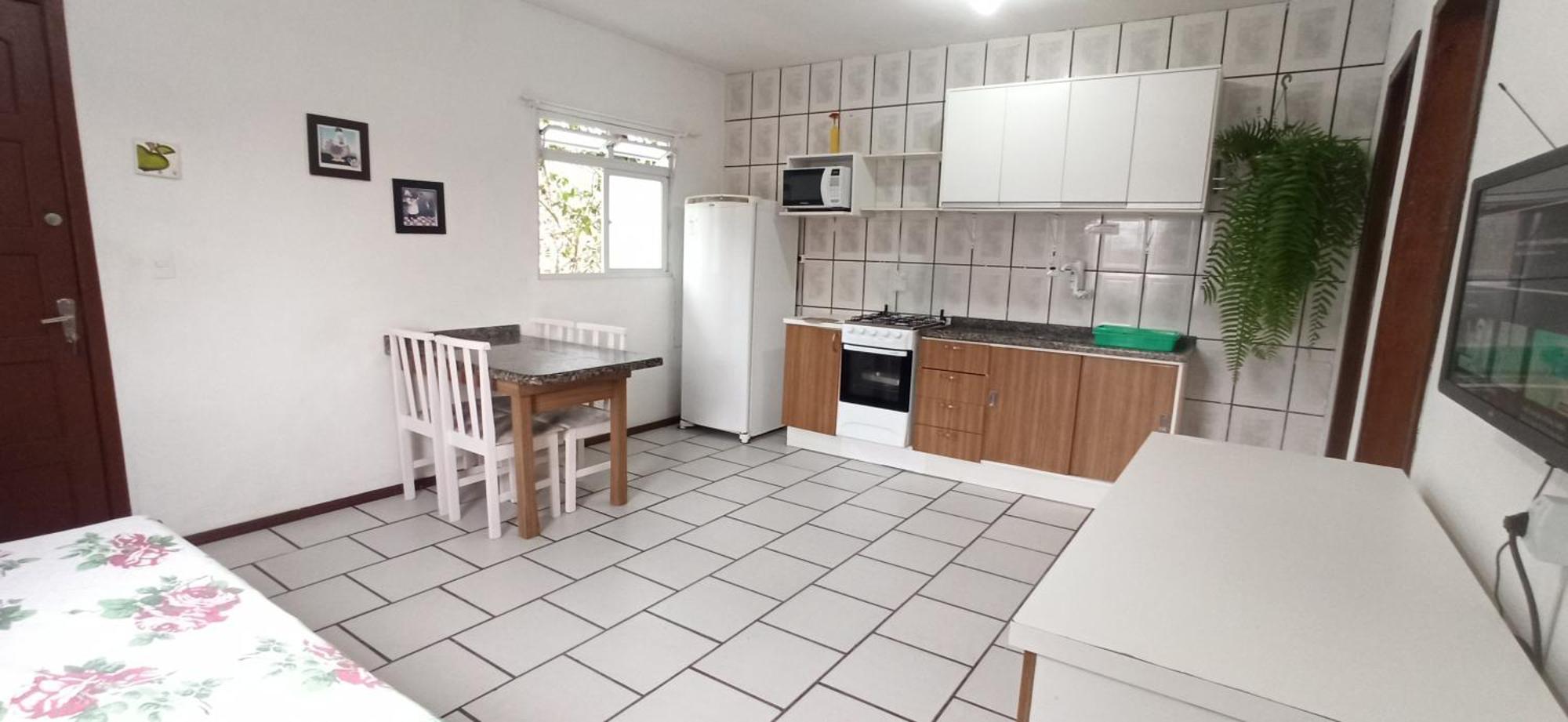 Apartment Residencial Lilly - Aptos De 1 E 2 Dorm.