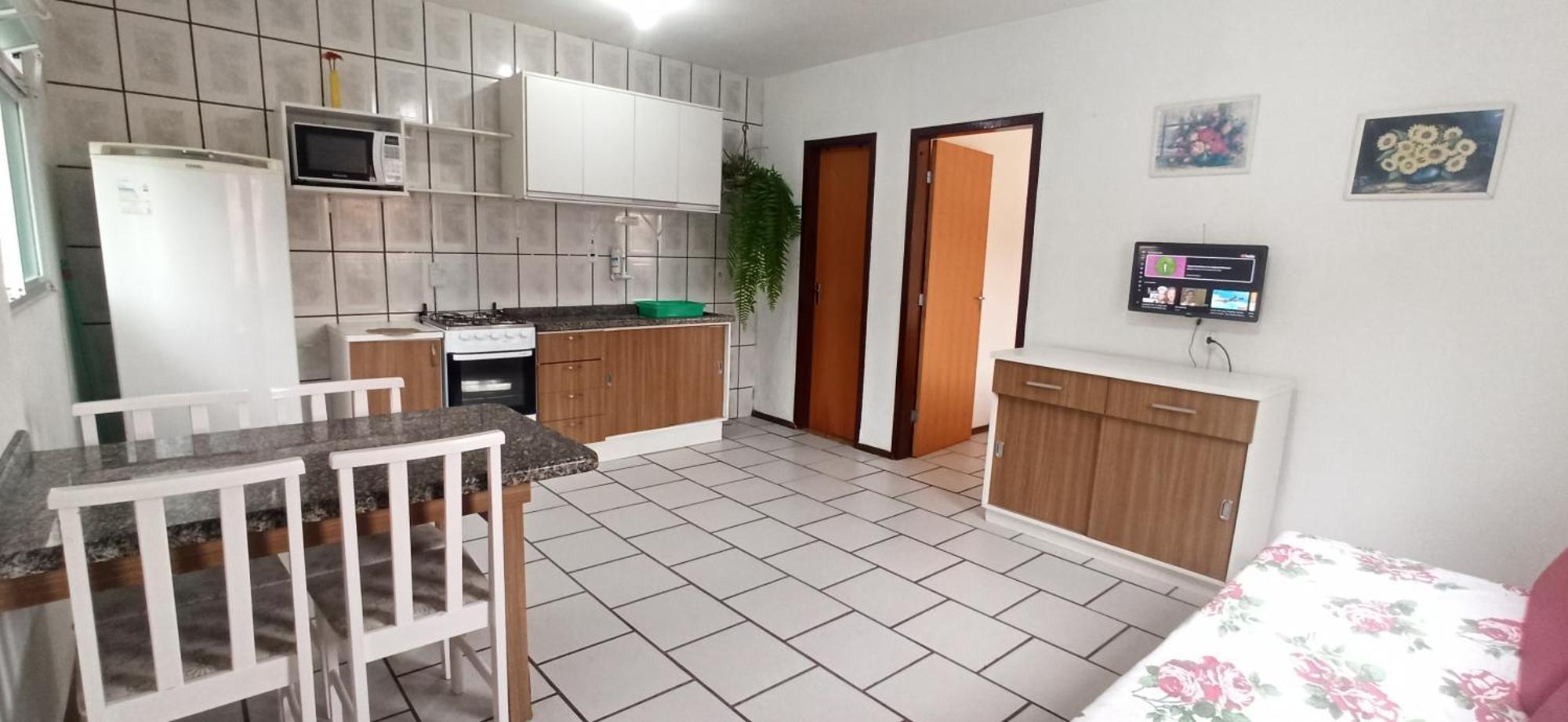 Residencial Lilly - Aptos De 1 E 2 Dorm. * Florianopolis