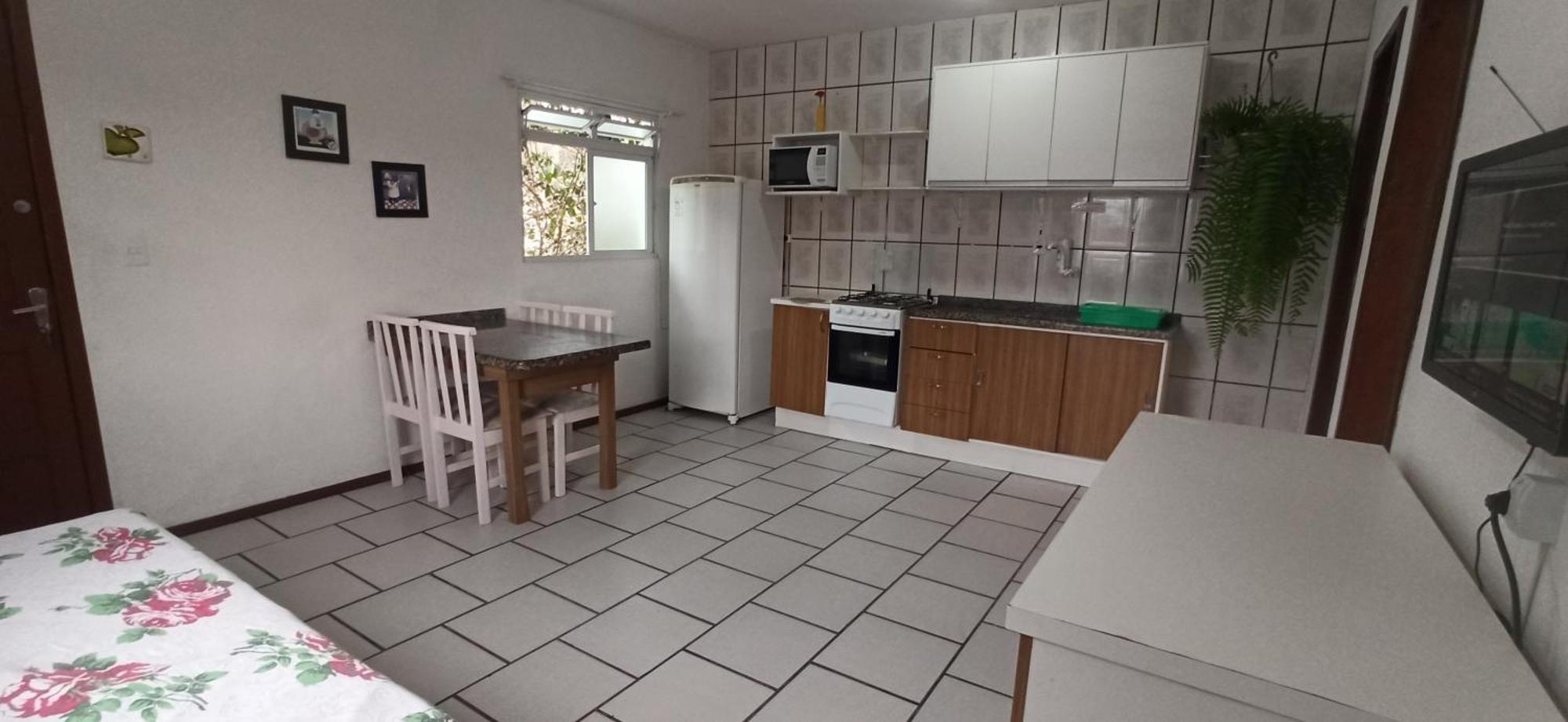 Residencial Lilly - Aptos De 1 E 2 Dorm. Florianopolis